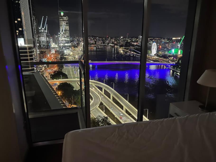 City Living - Brisbane River-View 2 Bedroom Apt Экстерьер фото